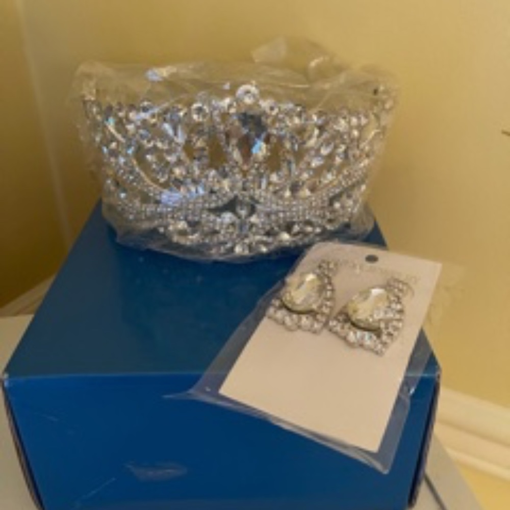 Tiara and Earring set